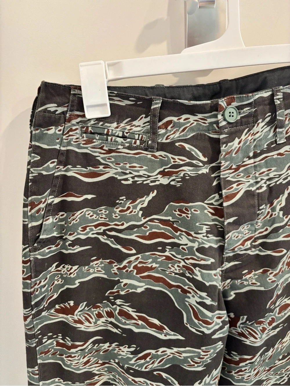 Undefeated pants, men’s size 32